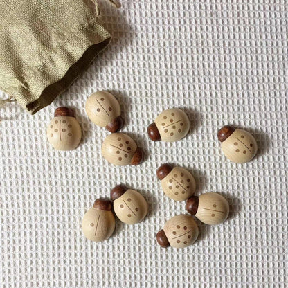 Montessori houten lieveheersbeestjes